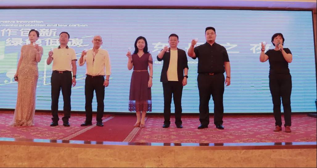 熱烈慶祝墻委會(huì)2021年會(huì)暨新型墻材綠色低碳發(fā)展論壇圓滿召開(kāi) 熱烈慶祝墻委會(huì)2021年會(huì)暨新型墻材綠色低碳發(fā)展論壇圓滿召開(kāi)