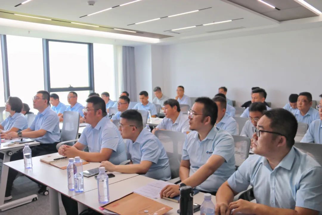 2024年上半年中層管理干部述職會議：述職曬答卷，砥礪再奮進(jìn)。